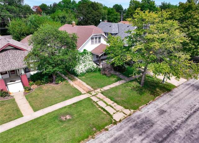 Property at 510 Delaware St, Hiawatha, KS 66434, 5 beds, 1.5 baths