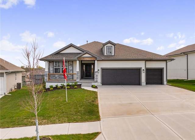Property at 19521 W 114th Ter, Olathe, KS 66061, 4 beds, 3 baths