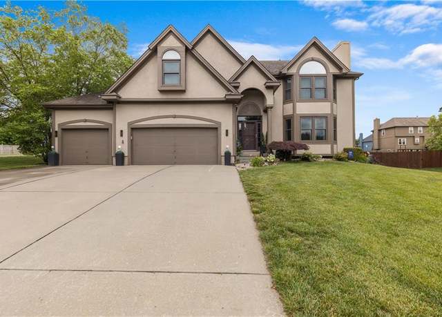 Property at 4022 SW Flintrock Dr, Lee's Summit, MO 64082, 4 beds, 4 baths