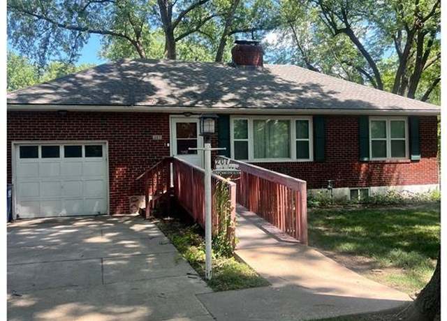 Property at 207 N Hawthorne Ave, Independence, MO 64053, 3 beds, 2 baths
