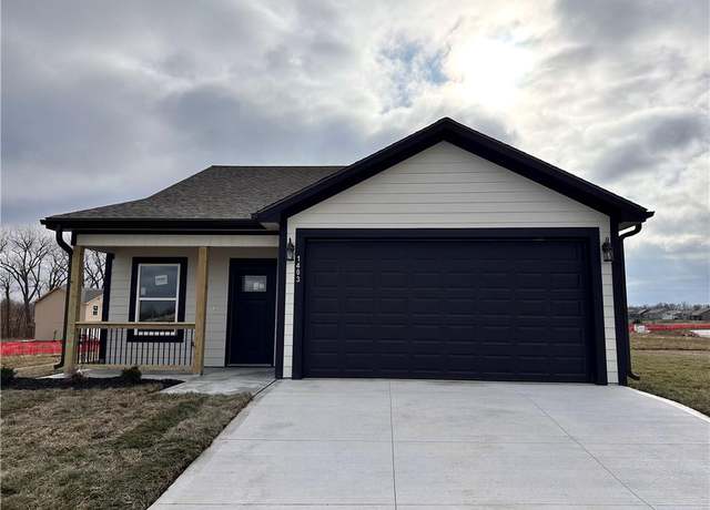 Property at 1403 NE White Oaks Ln, Oak Grove, MO 64075, 3 beds, 2 baths