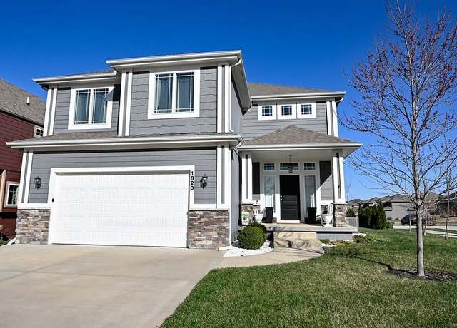 Property at 1820 SW Kendall Dr, Lee's Summit, MO 64082, 4 beds, 2.5 baths