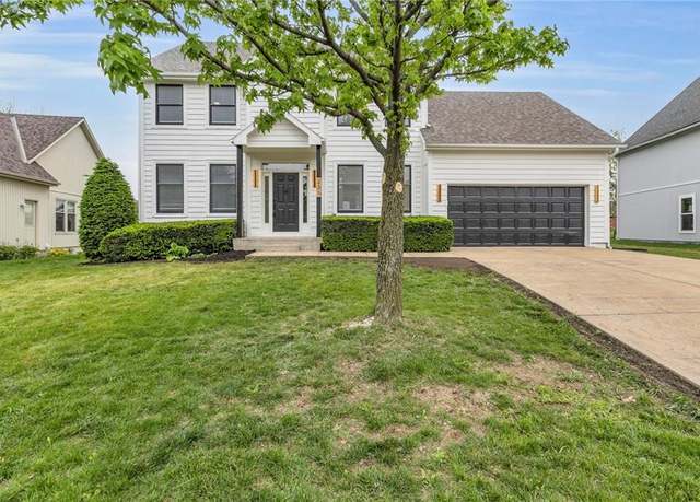 Property at 231 W Colleen Dr, Gardner, KS 66030, 4 beds, 2.5 baths