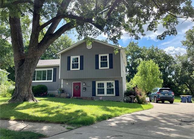 Property at 8819 Grandview St, Overland Park, KS 66212, 3 beds, 1.5 baths