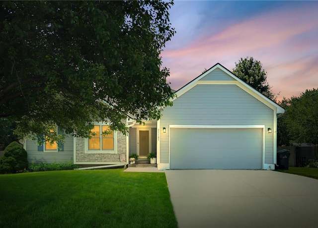 Property at 21185 W 126th St, Olathe, KS 66061, 3 beds, 2 baths