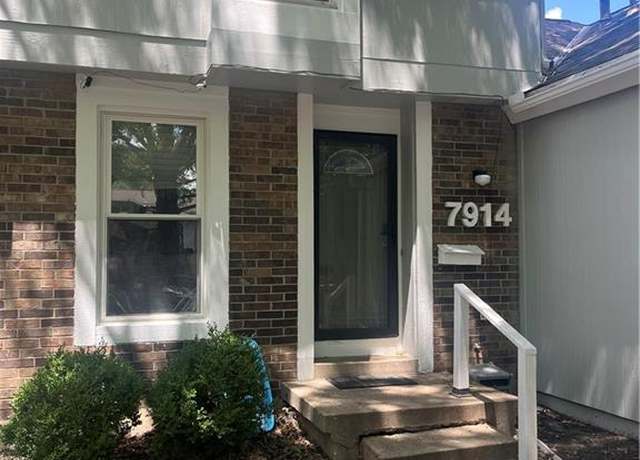 Property at 7914 Colony Ln, Lenexa, KS 66215, 2 beds, 1.5 baths