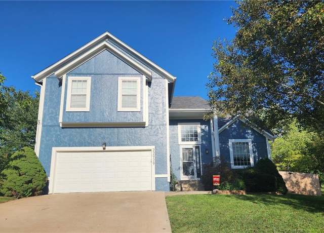 Property at 22929 W 49th St, Shawnee, KS 66226, 4 beds, 3 baths
