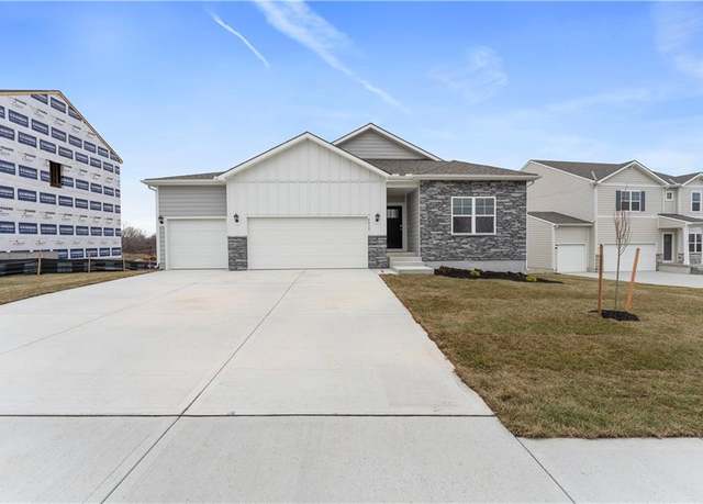 Property at 2613 Windmill Dr, Platte City, MO 64079, 3 beds, 2 baths