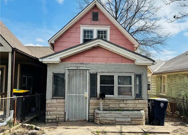 Property at 121 S Lawndale St, Kansas City, MO 64123, 3 beds, 1.5 baths