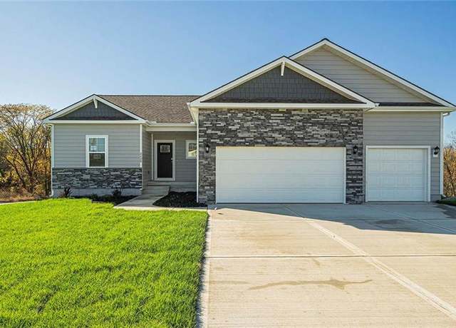 Property at 4907 NW 141st St, Platte City, MO 64079, 4 beds, 2 baths