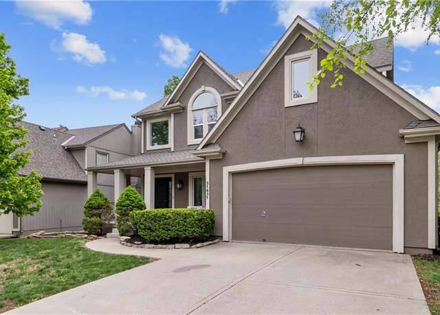 Property at 21631 W 98th St, Lenexa, KS 66220, 5 beds, 3.5 baths