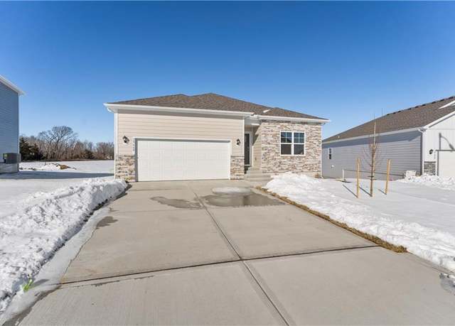 Property at 2705 Mercer Ln, Platte City, MO 64079, 4 beds, 2 baths