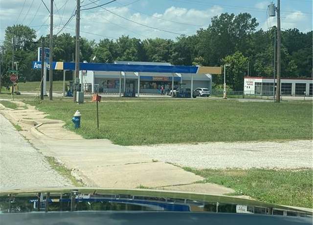 Property at 103 S Commercial St, Harrisonville, MO 64701