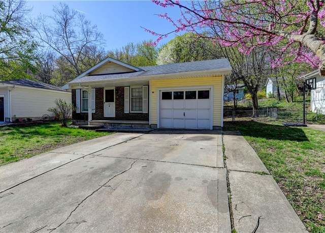 Property at 213 Thomas St, Weston, MO MO, 3 beds, 1 bath