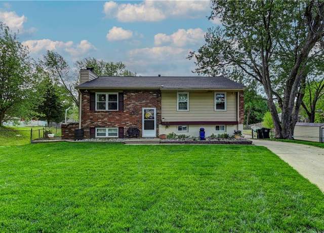 Property at 1414 N Cloverdale Ct, Independence, MO 64056, 3 beds, 1.5 baths