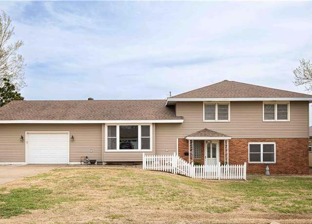 Property at 102 Archer Rd, Fort Scott, KS 66701, 3 beds, 2 baths