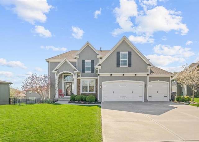 Property at 12451 S Dunraven St, Olathe, KS 66061, 4 beds, 3.5 baths
