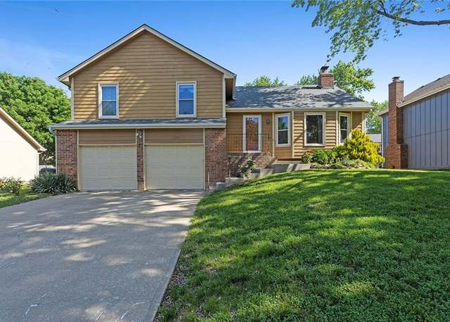 Property at 15304 W 122nd St, Olathe, KS 66062, 4 beds, 3 baths