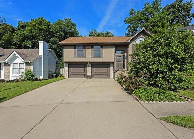 Property at 4808 N Beacon Ave, Kansas City, MO 64119, 4 beds, 2 baths