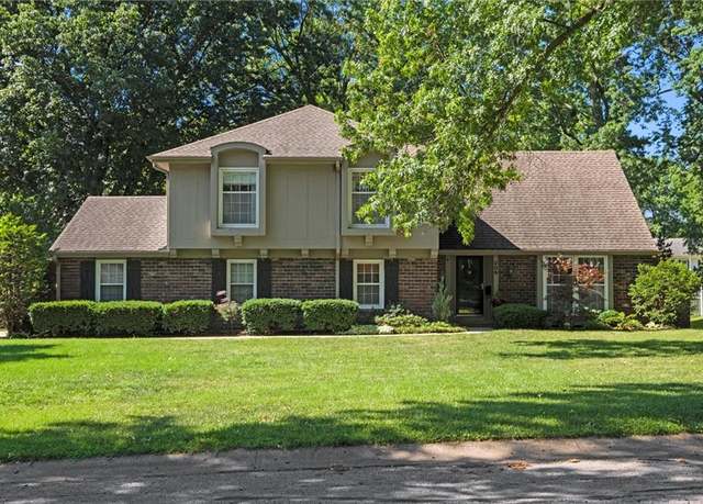 Property at 209 W 115th Ter, Kansas City, MO 64114, 4 beds, 2.5 baths