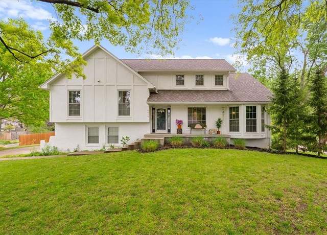 Property at 8010 W 98th Ter, Overland Park, KS 66212, 6 beds, 3 baths