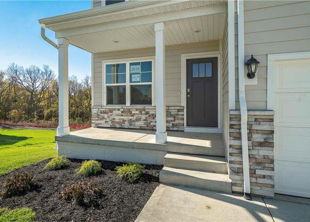 Property at 19595 W 202nd Ter, Spring Hill, KS 66083, 4 beds, 2.5 baths