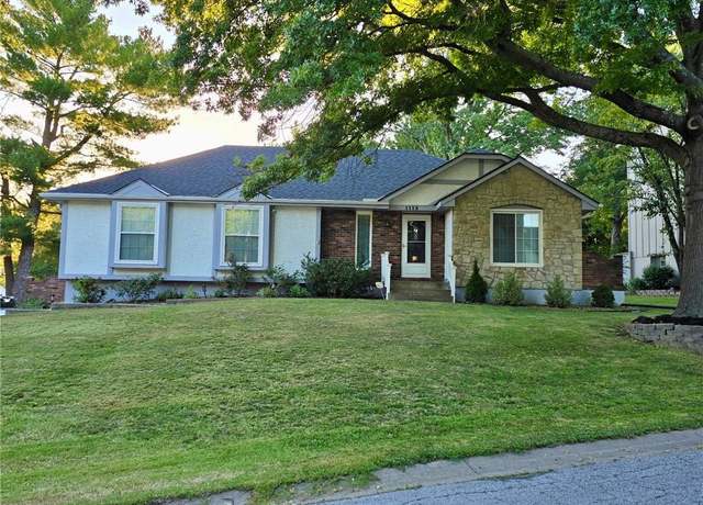Property at 1113 NW Roanoke Dr, Blue Springs, MO 64015, 3 beds, 2.5 baths