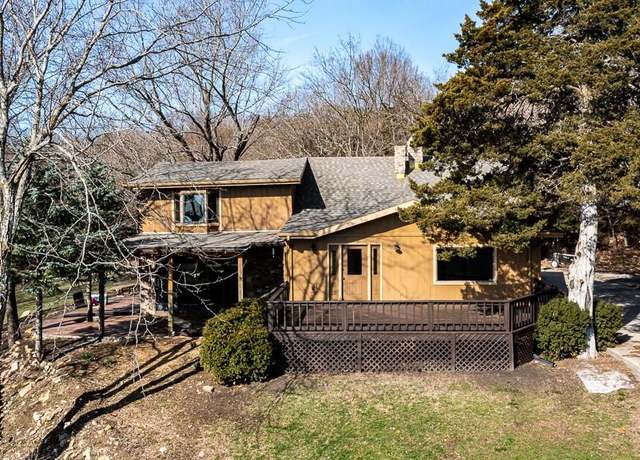 Property at 22450 Hatchell Rd, Tonganoxie, KS 66086, 3 beds, 2.5 baths