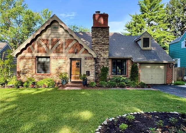 Property at 5538 Aberdeen Rd, Fairway, KS 66205, 3 beds, 3 baths