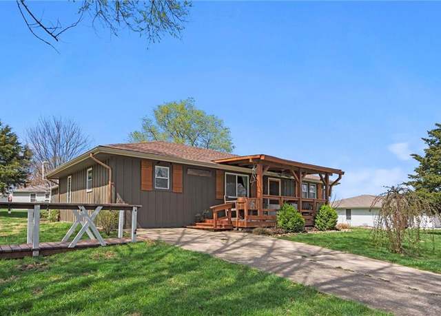 Property at 502 N Main St, Trimble, MO 64492, 2 beds, 1.5 baths