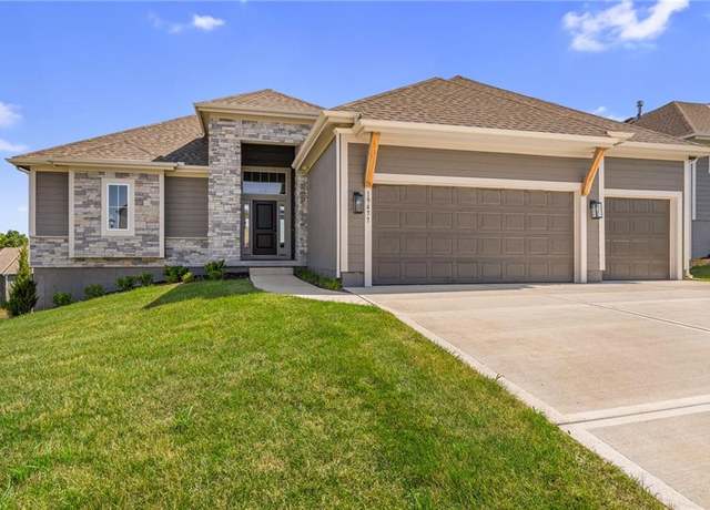 Property at 19477 W 114th Ter, Olathe, KS 66061, 4 beds, 3 baths