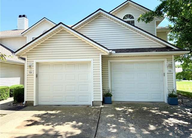 Property at 723 SE 14 St, Lee's Summit, MO 64081, 2 beds, 2.5 baths