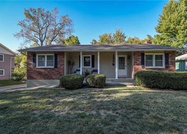 Property at 13308 E 50th St, Kansas City, MO 64133, 3 beds, 3 baths