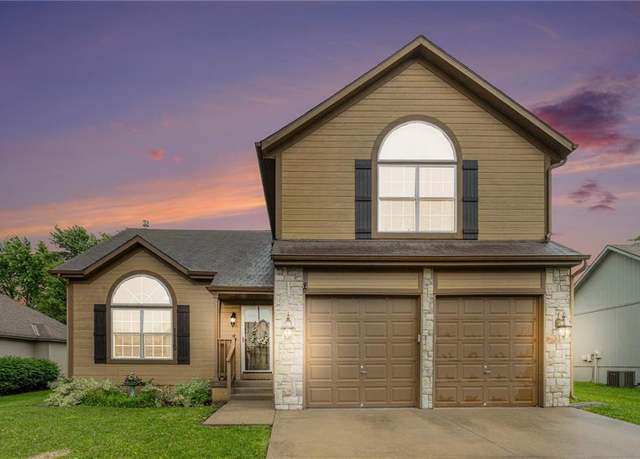 Property at 1115 Wiltshire Blvd, Raymore, MO 64083, 4 beds, 3 baths