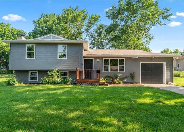 Property at 2902 Shearer Rd, Kansas City, KS 66106, 3 beds, 2 baths