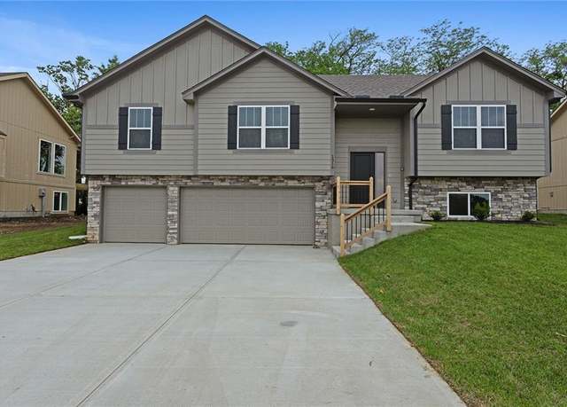 Property at 1316 N Holland Ct, Independence, MO 64056, 4 beds, 3 baths