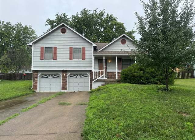 Property at 408 SE Bristol Dr, Lee's Summit, MO 64063, 3 beds, 1.5 baths