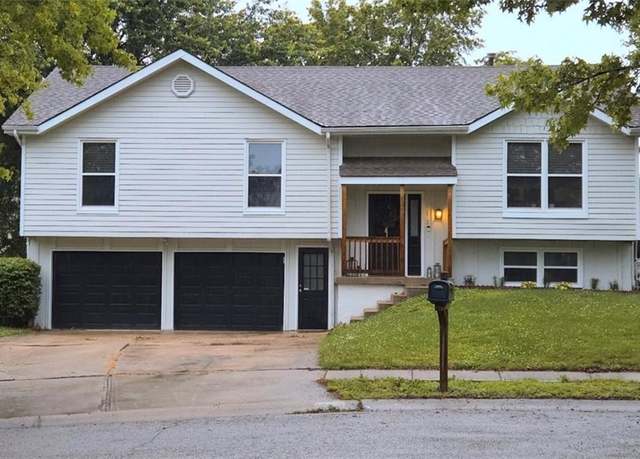 Property at 112 NW 101st Ter, Kansas City, MO 64155, 4 beds, 2 baths