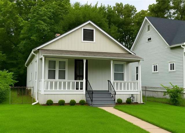 Property at 3628 Highland Ave, Kansas City, MO 64109, 3 beds, 2 baths