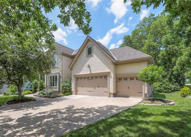Property at 6104 W 127th Ter, Overland Park, KS 66209, 4 beds, 4 baths