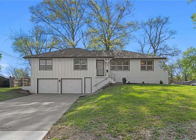 Property at 2321 Blue Ridge Ter, Independence, MO 64052, 3 beds, 2 baths