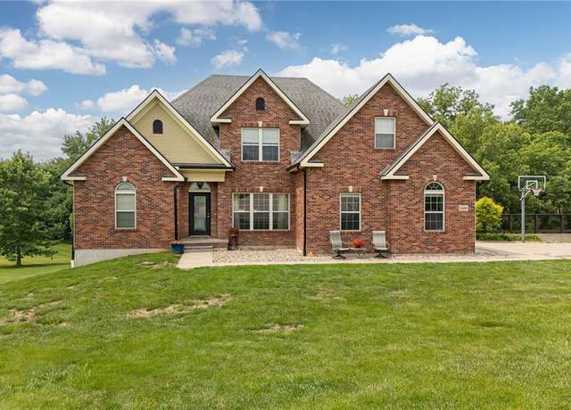 Property at 11109 Club View Dr, St Joseph, MO 64505, 6 beds, 4 baths
