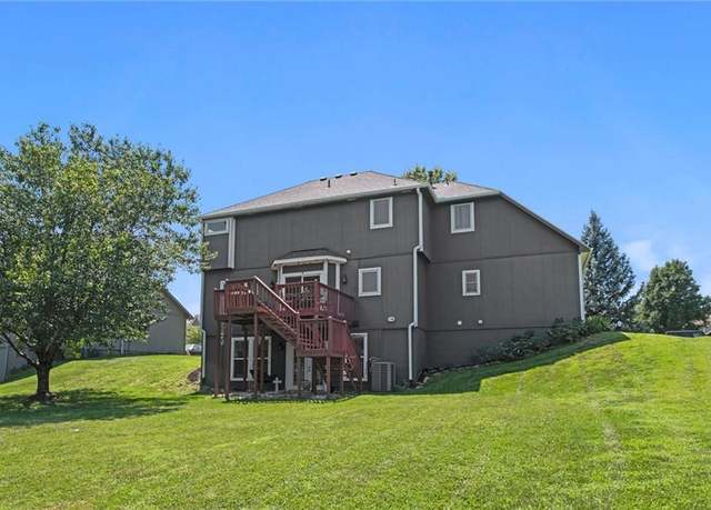 Property at 1708 Brookdale Dr, Atchison, KS 66002, 4 beds, 3.5 baths