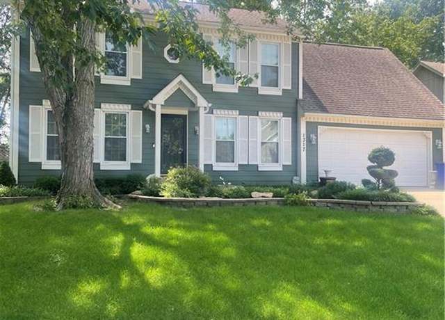 Property at 1317 E 154th St, Olathe, KS 66062, 4 beds, 2.5 baths