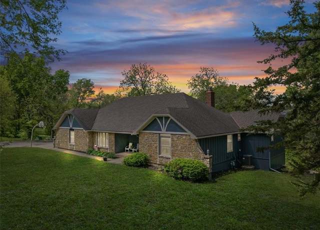 Property at 34250 W 84th Ter, De Soto, KS 66018, 4 beds, 3.5 baths