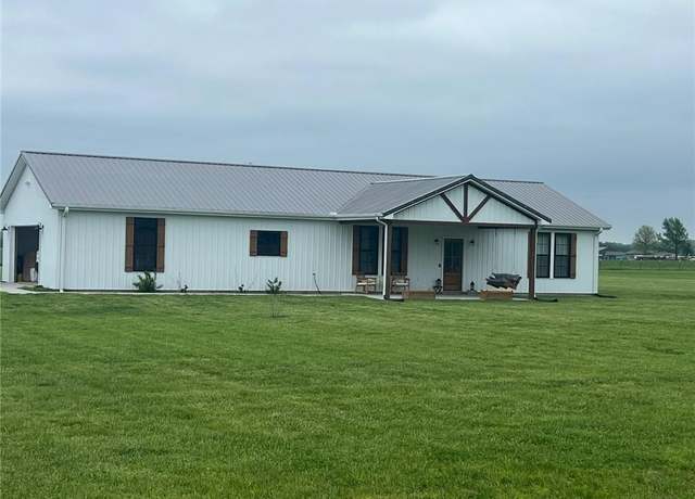 Property at 386 E 590th St, Pittsburg, KS 66762, 2 beds, 2 baths