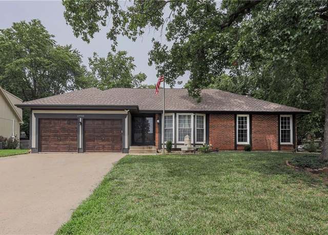 Property at 13700 W 69th Ter, Shawnee, KS 66216, 3 beds, 3 baths