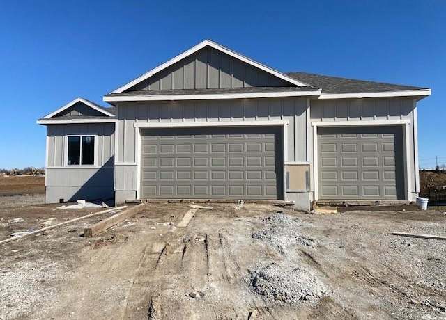 Property at 20814 W 188th St, Spring Hill, KS 66083, 4 beds, 3 baths