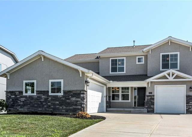Property at 8111 N Sycamore Ave, Kansas City, MO 64158, 5 beds, 4 baths