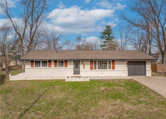 Property at 2614 Wing Ave, Sedalia, MO 65301, 4 beds, 2.5 baths